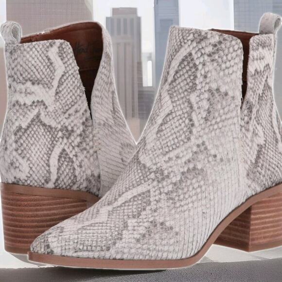 New! Franco Sarto Women's Darona Western Inspired Boot Snakeskin Pattern 9.5 - Picture 1 of 12